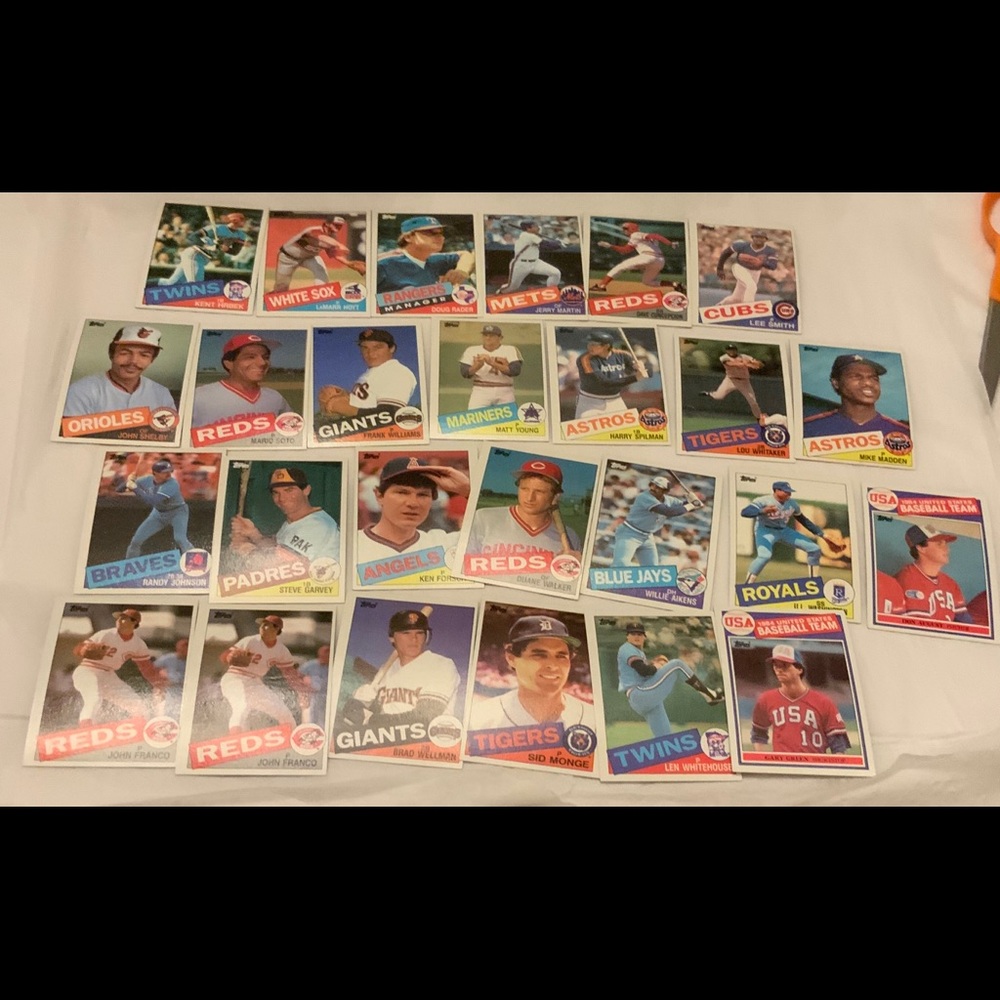 Bundle of Baseball Cards Lot 129